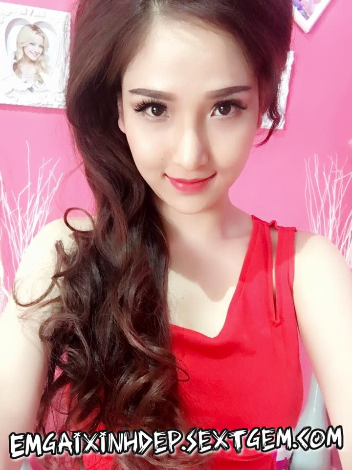 Ảnh Facebook Hot Girl Ngực Khủng